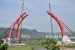 Pekerja menyelesaikan pembangunan Jembatan Kali Kuto di ruas Tol Batang-Semarang di Sambongsari, Weleri, Kabupaten Kendal, Jawa Tengah, Sabtu (2/6). 