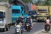 Pemudik bersepeda motor melintas di Jalur Pantura Lohbener, Indramayu, Jawa Barat, Ahad (18/6). 