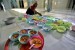 Pengurus masjid mempersiapkan beberapa mangkuk bubur India untuk hidangan berbuka puasa, di Masjid Jami Pekojan Semarang.