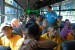  Penyandang masalah kesejahteraan sosial (PMKS) yang terjaring razia selama bulan ramadhan menaiki armada bus yang disiapkan Dinas Sosial DKI Jakarta untuk memulangkan mereka ke daerah asal mereka masing-masing di Panti Sosial Bina Insan Bangun Daya 2, Cip