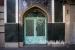 Iran akan memberlakukan SOP kesehatan Covid-19 di masjid dan pusat bisnis. Ilustrasi penutupan masjid di Teheran selama Ramadhan.