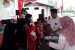 PT Pertamina Terminal BBM Cikampek, Kabupaten Karawang, menyalurkan bantuan untuk 50 anak yatim piatu, Jumat (25/5).