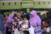 PW Salimah Sumut mengajak anak yatim berbelanja di pasar swalayan, Ahad kemarin.