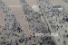 Ratusan ribu jamaah haji meninggalkan kota Mina usai melontar jumrah pada hari ketiga, bagi jamaah haji yang mengambil Nafar Awal, Rabu (14/9). (Republika/ Amin Madani) 