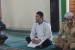 Saefudin alias Aep mengajarkan baca Al Quran menggunakan Al Quran braille