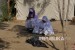 Sejumlah jamaah haji tengah memanjatkan doa dan dzikir saat wukuf di Arafah, Ahad (11/9). (Republika/ Amin Madani)