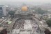 Sejumlah jamaah melaksanakan shalat Istisqa di Masjid Raya Nur Alam, Pekanbaru, Riau, Rabu (18/9). 