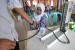 Seorang calon jamaah haji melakukan tes pemeriksaan kesehatan saat masuk di Asrama Haji Palu, Sulawesi tengah, Senin (15/8). 