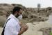 Seorang jamaah haji tengah berdoa di padang Arafah, Senin (19/7). Allah Membanggakan Umatnya di Hadapan Malaikat Ketika Mereka Wukuf di Arafah