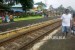 Stasiun Plered, Kabupaten Purwakarta, jadi salah satu lokasi favorit ngabuburit warga setempat, Senin (21/5). 