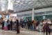 Suasana antrean check-in Terminal 3 Ultimate, Bandara Soekarno Hatta, Ahad (10/6) dini hari.