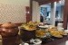  Suasana buka bersama di pinggir Alamanda Swimming Pool Cakra Kusuma Hotel Yogyakarta, Jumat (24/5). 