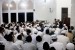 Syeikh Iyad Abu Rabi' saat mengisi taushiyah Shubuh di Masjid Ummul Qurro Depok, Jawa Barat, Selasa  (7/6).
