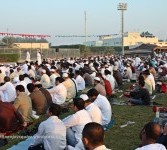Umat Islam di Qatar melaksanakan Shalat Idul Fitri, ilustrasi
