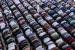 Enam Tips Jaga Kesehatan Jelang Ramadhan. Foto:   Umat Islam saat melaksanakan sholat berjamaah di masjid selama Ramadhan (ilustrasi).