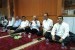 Ustadz Daud Haris memberikan tausiyah pada acara buka puasa karyawan RSKB Halimun di Jakarta, Jumat (16/6).