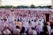 Ustadz Muhammad Arifin Ilham memberikan tausiyah zikir di Banda Aceh seusai shalat Shubuh.