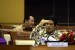 Wakil Menkes Ali Ghufron Mukti (tengah) berbicara saat mengikuti rapat kerja dengan Komisi VIII DPR di Kompleks Parlemen Senayan, Jakarta, Senin (4/3).