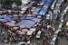 Pemkot Bandar Lampung Belum Fokus Pasar Ramadhan. FOto: Warga memadati pasar untuk membeli keperluan jelang Ramadhan. (ilustrasi) 