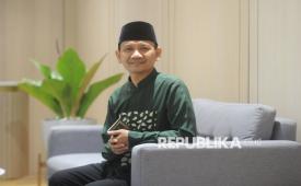 Ustadz Oni Sahroni saat sesi foto dengan Republika di Jakarta, Selasa (18/2/2025).