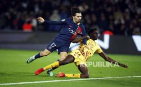 Vitinha (kiri) dari Paris Saint Germain 