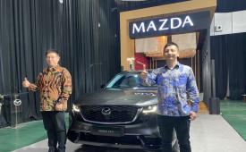 Mazda tampilkan CX-30 hasil rakitan dalam negeri di GIIAS Makassar..
