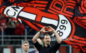 Mantan striker AC Milan, Zlatan Ibrahimovic, yang memutuskan pensiun pada akhir musim 2022/2023.