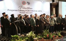 PABI Yogyakarta tingkatkan kompetensi dokter bedah hadapi teknologi.
