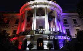 Gedung Putih, tempat Presiden Amerika tinggal dan beraktivitas.