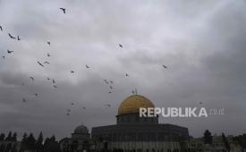 Dome of Rock bagian dari Kompleks Masjid Al Aqsa. Zionis Yahudi tetap meyakini Haikal Sulaiman berada di bawah Masjid Al Aqsa 
