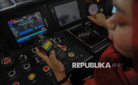 Menjadi masinis perempuan bagi Dianita Andriani adalah salah satu upaya melawan stigma lemah yang kerap ditujukan kepada kaum perempuan.