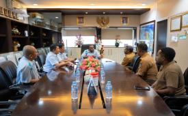PLN-Pemkab Waropen akselerasi serah terima operasi jaringan listrik.