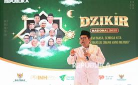 Wakil Ketua MUI, KH Cholil Nafis menyampaikan tausiyah dalam acara Dzikir Nasional Republika di Masjid At-Thohir di Cimanggis, Depok, Kamis (31/12/2025). Kegiatan Dzikir Nasional Republika kali ini mengangkat tema Demi Masa, Semoga Kita Bukan Termasuk Orang yang Merugi.