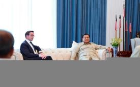 Prabowo, petinggi Embraer diskusi bahas teknologi industri penerbangan.