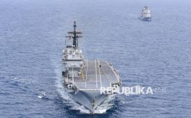 Kapal induk ITS Giuseppe Garibaldi-551 milik Angkatan Laut Italia berlayar di Perairan Bangka, Bangka Belitung, Kamis (17/9/2026). Kapal tersebut memasuki Alur Laut Kepulauan Indonesia (ALKI) I dalam perjalanan menuju Indonesia setelah dihibahkan kepada TNI AL.