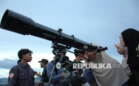 Pemantauan hilal untuk menentukan 1 Ramadhan 1447 H di Observatorium Albiruni Fakultas Syariah Universitas Islam Bandung (Unisba), Kota Bandung, Selasa (17/2/2026). Hasil pemantuanan hilal tidak terlihat dan akan langsung disampaikan kepada sidang isbat di Jakarta. Dengan tidak terlihatnya hilal maka awal ramadan 2026 akan jatuh pada Kamis (19/2/2026).