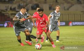 PSIM naik peringkat setelah atasi Malut United 2-0.