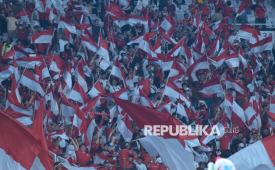 Suporter timnas Indonesia saat pertandingan final FIFA Series 2026 antara Indonesia melawan Bulgaria di Stadion Utama Gelora Bung Karno, Senayan, Jakarta, Senin (30/3/2026). Indonesia kalah dari Bulgaria dengan skor 0-1.