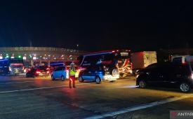 Trafik lalu lintas di GT Cikupa Tangerang-Merak meningkat.