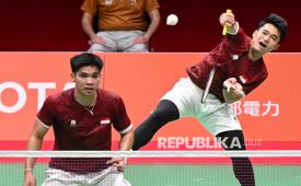Pebulu tangkis ganda putra Indonesia Leo Carnando (kanan) dan Daniel Marthin (kiri).