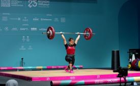 Melyani rebut tiga perak angkat besi, medali pertama Indonesia di ISG.