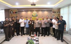 Polda perkuat sinergi penegakan hukum dengan Kejati Sulut.