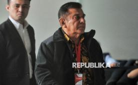 Ketua Umum Majelis Pimpinan Nasional Pemuda Pancasila (MPN PP) Japto Soerjosoemarno tiba di Gedung Merah Putih KPK, Jakarta, Rabu (26/2/2025). Japto memenuhi panggilan KPK untuk dimintai keterangan sebagai saksi dalam kasus dugaan gratifikasi dan tindak pidana pencucian uang (TPPU) dengan tersangka mantan Bupati Kutai Kartanegara, Rita Widyasari.