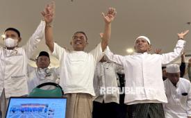 Jamaah calon haji Indonesia mengikuti senam peregangan yang dipandu oleh Tim Layanan dan Disabilitas (Landis) PPIH Arab Saudi di Mushola Tower 4, Hotel Al Hidayah, Makkah, Arab Saudi, Ahad (10/5/2026). (ilustrasi)
