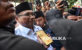 Mantan Menteri Agama Yaqut Cholil Qoumas usai menjalani pemeriksaan di Gedung Merah Putih KPK, Jakarta, Jumat (30/1/2026). Yaqut Cholil Qoumas, yang juga merupakan tersangka dalam kasus dugaan korupsi penentuan kuota dan penyelenggaraan ibadah haji di Kementerian Agama (Kemenag) tahun 2023–2024, diperiksa selama hampir lima jam dalam kapasitas sebagai saksi pada kasus yang sama.