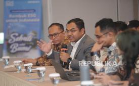 Deputi Bidang Sumber Daya Manusia, Teknologi, dan Informasi Kementerian BUMN Tedi Bharata memberikan sambutan dalam FGD Republika bertajuk Rembuk ESG untuk Indonesia.