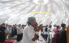 Umat Islam melaksanakan shalat Idul Fitri 1447 Hijriah di Masjid Negara di Kawasan Inti Pusat Pemerintahan (KIPP) di Ibu Kota Nusantara (IKN).