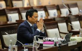 Candidate for Deputy Governor of Bank Indonesia (BI) who is also Deputy Minister of Finance Thomas Djiwandono took the due diligence and propriety or fit and proper test of the candidate for Deputy Governor of Bank Indonesia in the Chamber of Commission XI DPR, Parliament Complex, Senayan, Jakarta, Monday (26/1/2026).