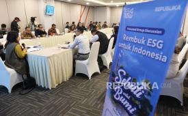 Peserta mengikuti Focus Group Discussion Republika bertajuk Rembuk ESG untuk Indonesia di Gedung Bursa Efek Indonesia Jakarta, Kamis (4/7/2024). 
