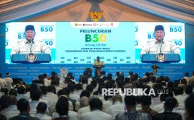 Presiden RI Prabowo Subianto memberikan sambutan pada peluncuran program Biodiesel B50 di SPBU Rest Area KM 57A Tol Jakarta–Cikampek, Jawa Barat, Kamis (9/7/2026).